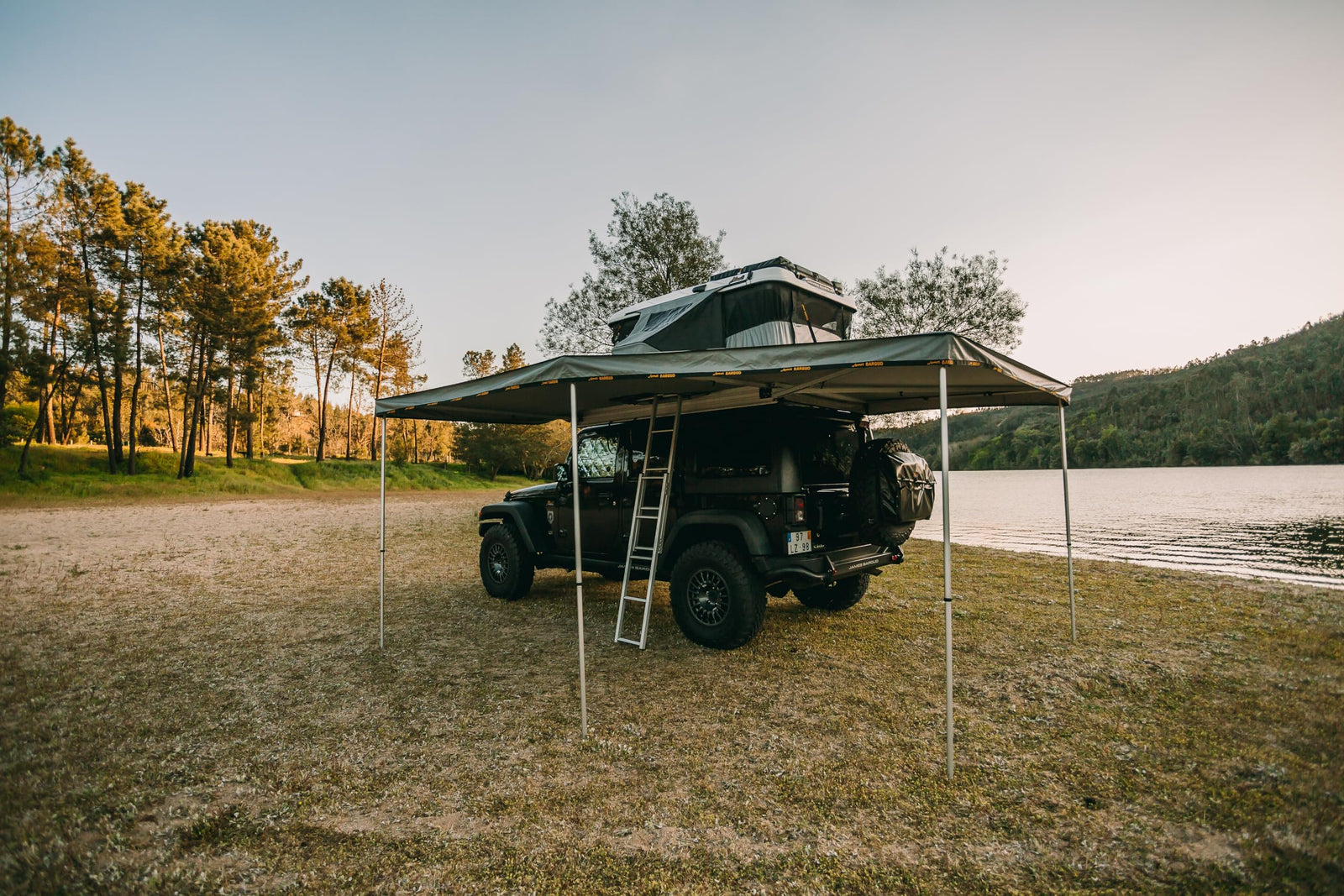 Falcon 270° Weatherproof Vehicle Awning with UV Shade