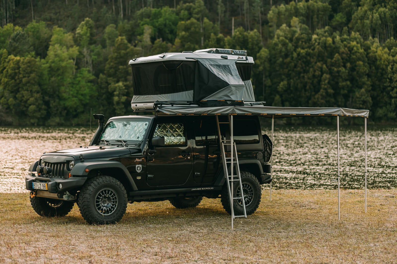 Falcon 270° Weatherproof Vehicle Awning with UV Shade